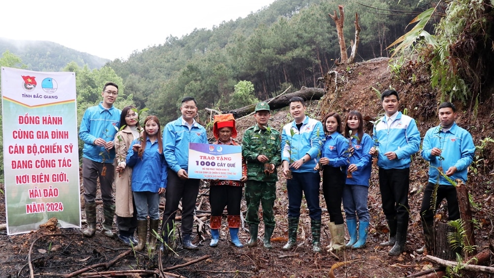 tin tức bắc giang, tỉnh bắc giang, Tháng Ba biên giới, Tỉnh đoàn, thanh niên, món quà ý nghĩa, miền biên viễn, chia sẻ khó khăn, hỗ trợ người dân,  biên giới