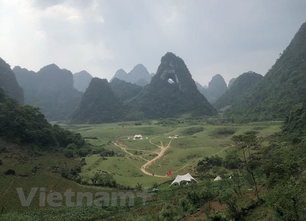 Kham pha 4 tuyen du lich o Cong vien Dia chat Non nuoc Cao Bang hinh anh 1