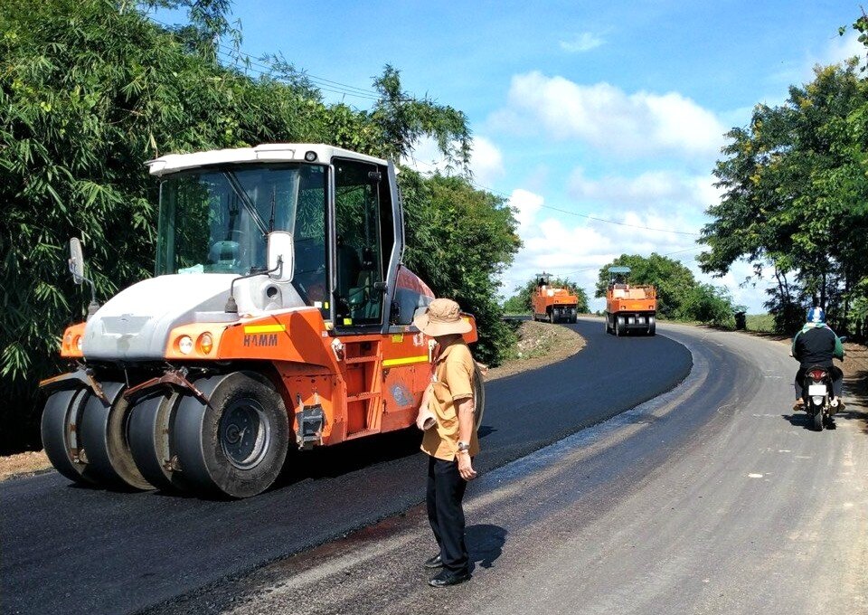 Thi công xây dựng Dự án sửa chữa, nâng cấp Tỉnh lộ 12 (huyện Krông Bông).