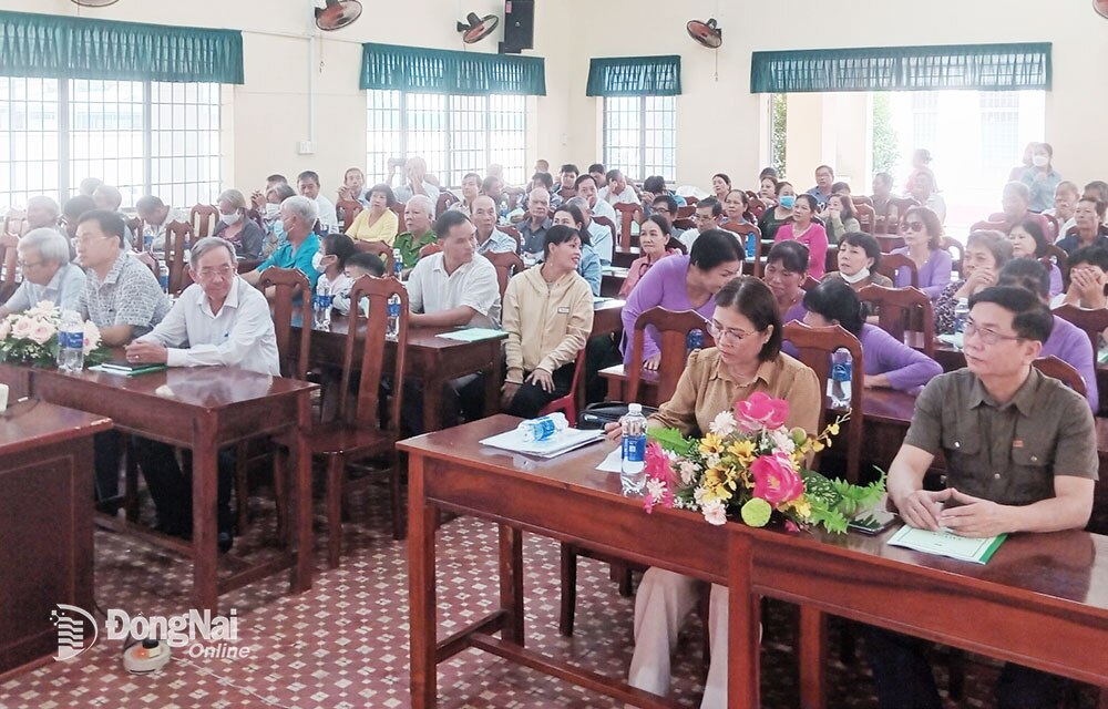 Cán bộ, hội viên, người dân xã Cây Gáo (H.Trảng Bom) tham dự buổi tuyên tuyền pháp luật