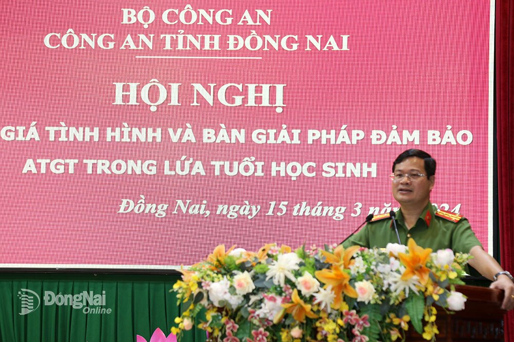 Đại tá Trần Anh Sơn, Phó Giám đốc Công an tỉnh phát biểu kết luận hội nghị.