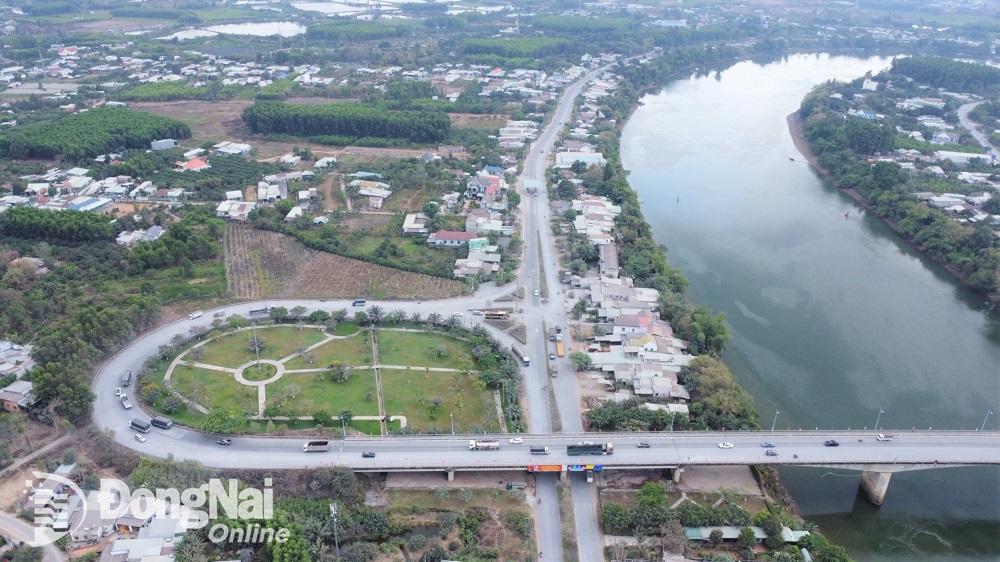 Đường Vành đai 4 - Thành phố Hồ Chí Minh đoạn qua địa bàn tỉnh có điểm cuối tuyến là vị trí trước mố cầu Thủ Biên, xã Tân An, huyện Vĩnh Cửu. Ảnh: tư liệu