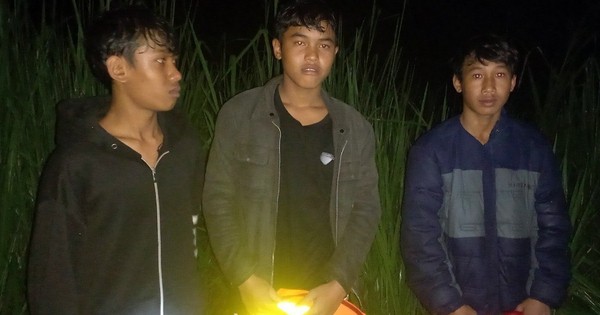 Đi bắt cá, 3 thiếu niên mắc kẹt giữa sông Đồng Nai khi thủy điện xả nước