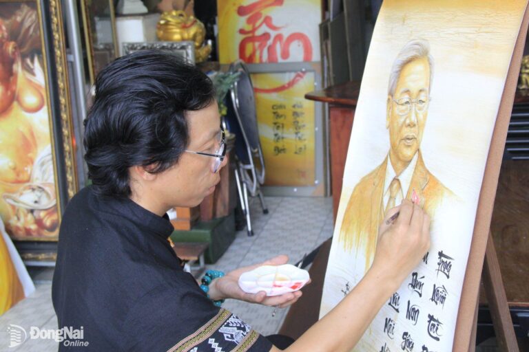 Họa sĩ Nguyễn Quốc Trọng vẽ tranh bày tỏ niềm tiếc thương Tổng Bí thư Nguyễn Phú Trọng