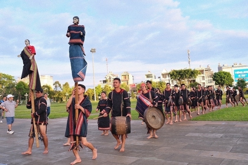 "Gia Lai-Những sắc màu văn hóa" là chủ đề của Festival văn hóa cồng chiêng năm 2023. Ảnh: H.N