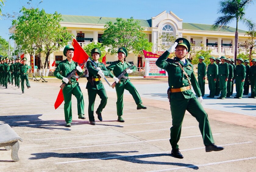 Cán bộ, chiến sĩ Tiểu đoàn Huấn luyện-Cơ động luyện tập phục vụ lễ ra quân huấn luyện năm 2024. Ảnh: K.Q