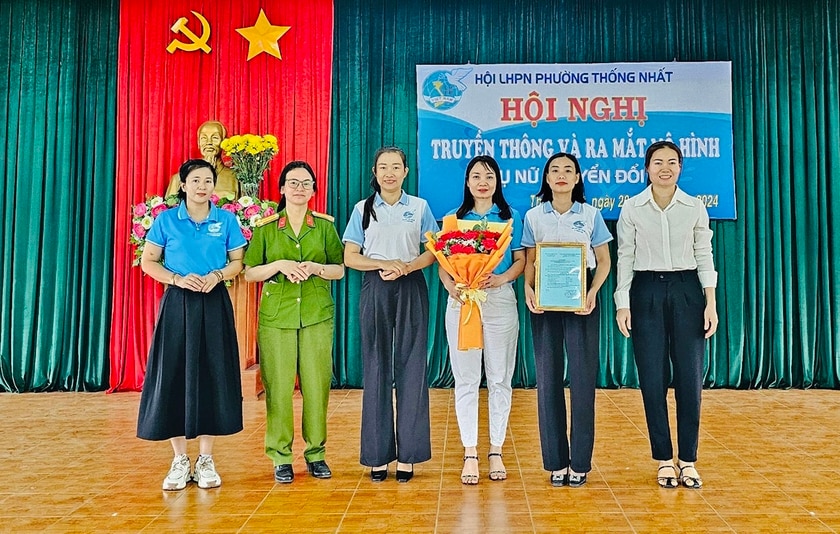 Hội Liên hiệp phụ nữ phường Thống Nhất (TP. Pleiku ) ra mắt mô hình phụ nữ chuyển đổi số. Ảnh: M.K