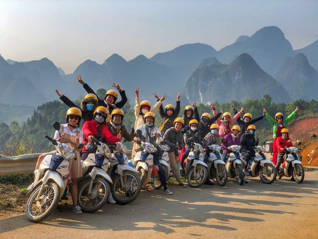 Trải nghiệm tour xe máy Hà Giang (Ảnh: OneVivu Travel)