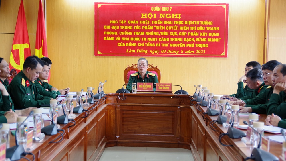 Các đại biểu tham dự học tập tại điểm cầu Bộ CHQS tỉnh Lâm Đồng