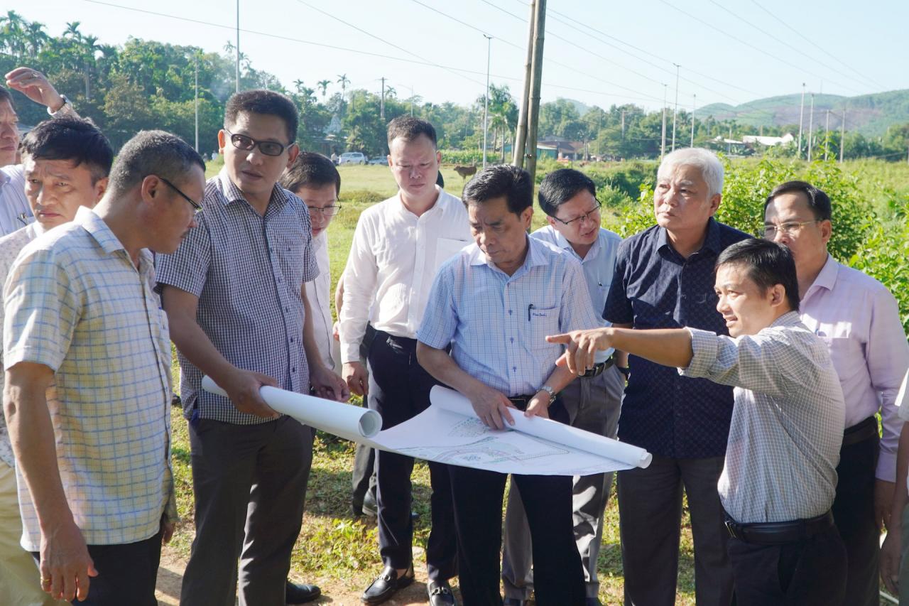 chu-tich-ubnd-tinh-don-doc-chu-dau-tu-som-thuc-hien-cac-hang-muc-da-hoan-thanh-thu-tuc.jpg