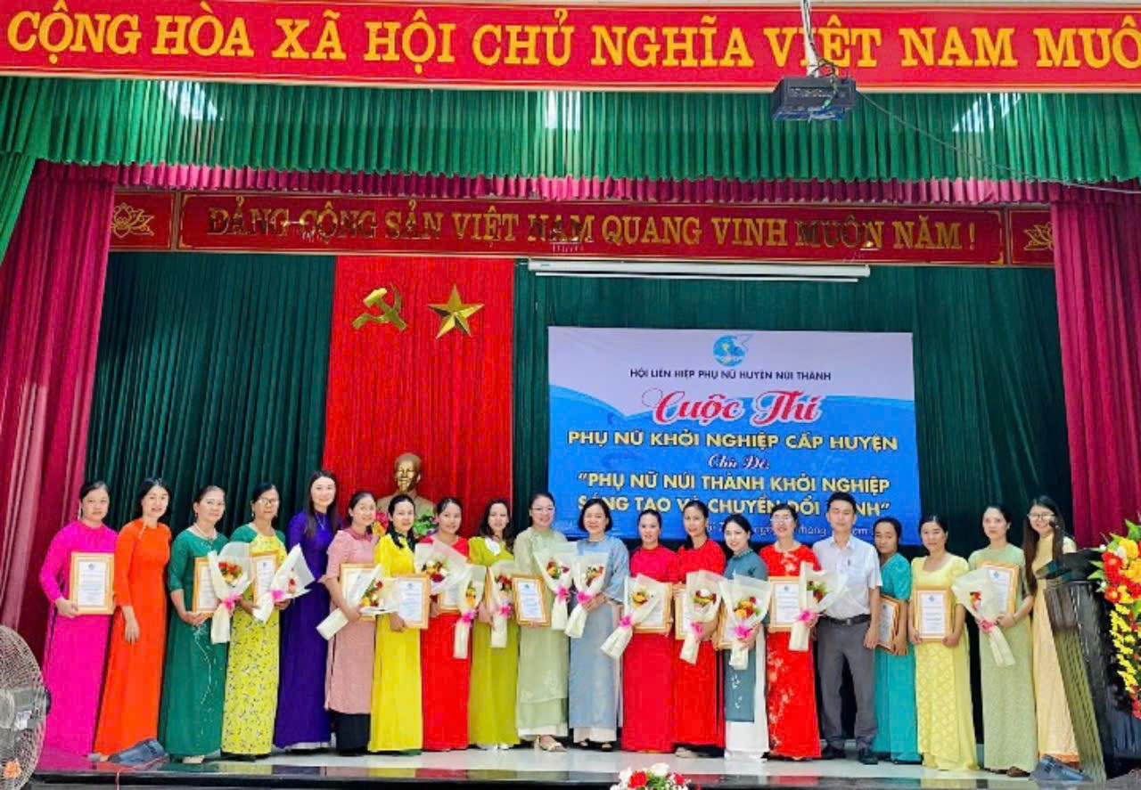 Sản phẩm bánh in đạt giải Nhì tại cuộc thi chung kết ý tưởng khởi nghiệp phụ nữ Núi Thành. Ảnh T.V