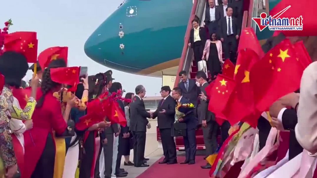 ⁣Thủ tướng đến Bắc Kinh bắt đầu thăm chính thức Trung Quốc