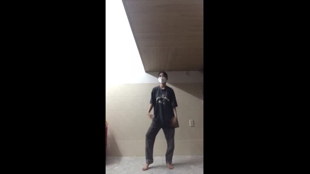⁣Nữ sinh viên hút -triệu view- với điệu nhảy voọc chà vá (Video- NVCC)