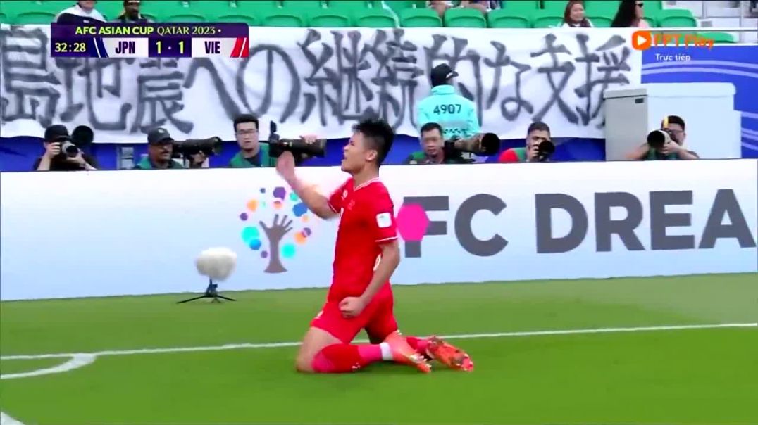 ⁣Khoảnh khắc Phạm Tuấn Hải nâng tỉ số lên 2-1 trận Việt Nam - Nhật Bản tại Asian Cup 2023