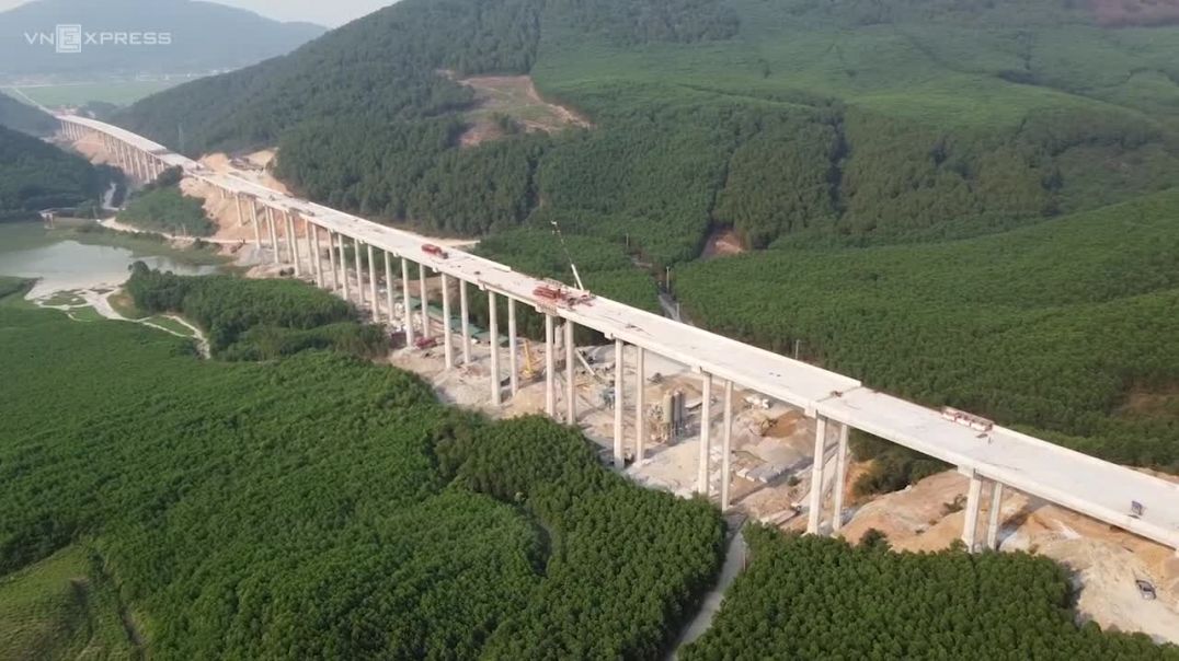 ⁣5 cầu cạn trên cao tốc Diễn Châu - Bãi Vọt trước ngày thông xe