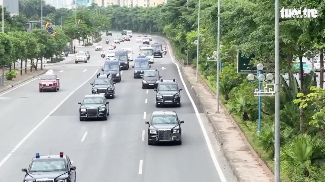 ⁣Cận cảnh dàn xe đặc chủng phục vụ Tổng thống Nga Putin trên đường phố Hà Nội