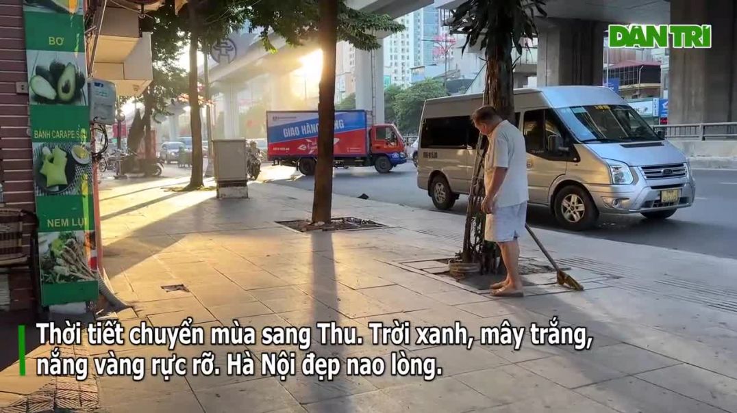 ⁣Mùa thu Hà Nội trong nắng vàng rực rỡ