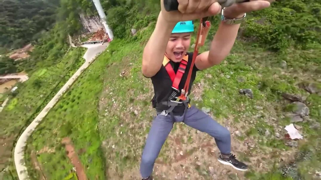 ⁣Video trải nghiệm trượt zipline ở Mộc Châu của du khách