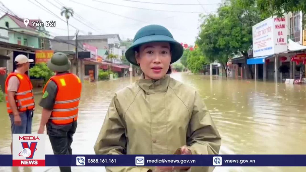 ⁣Văn Yên nhanh chóng di dời, cứu hộ nhà dân bị ngập trong nước lũ