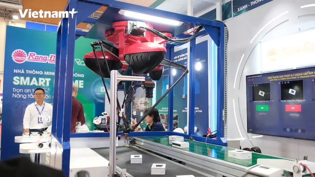 ⁣Robot tích hợp AI của Việt Nam nổi bật tại Triển lãm IEAE 2024