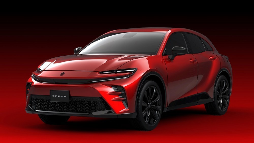Cận cảnh Toyota Crown Sport 2024 ra mắt