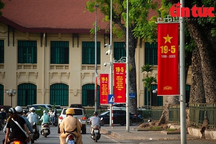 Happy Birthday, Uncle Ho! - Chao Hanoi