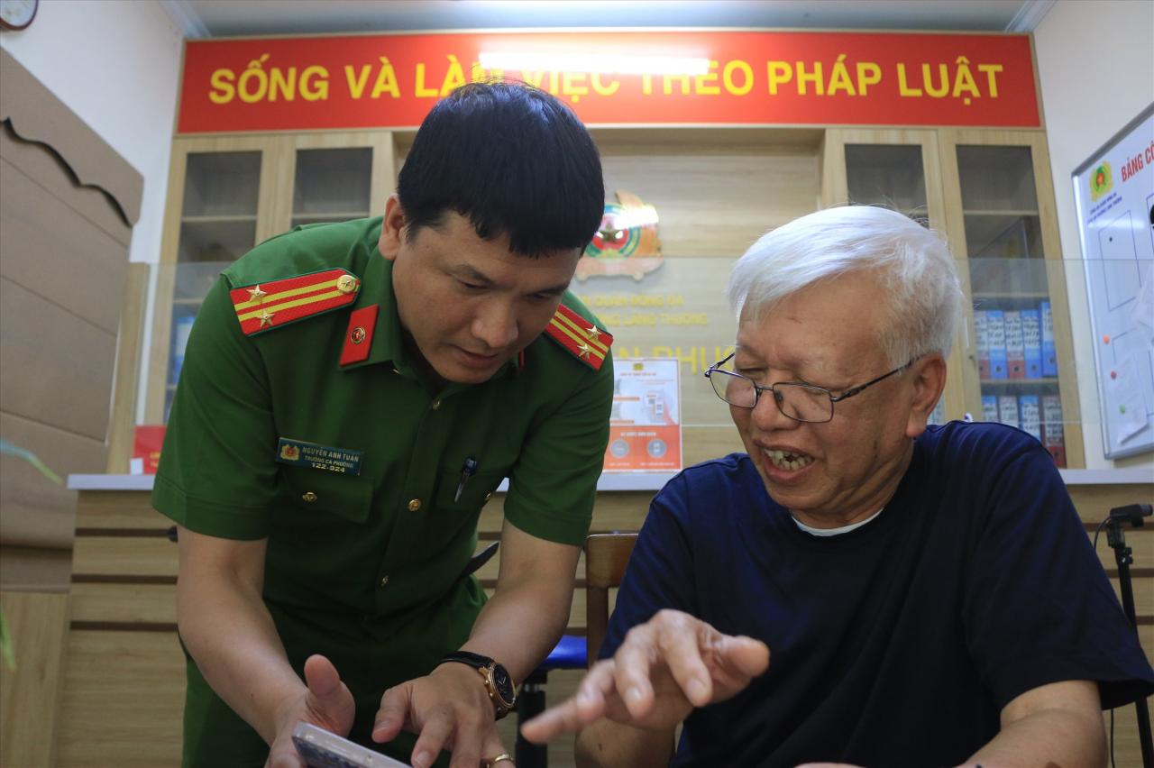 Vinh quang Việt Nam 2023: Trung tá Nguyễn Anh Tuấn - “Cây sáng kiến” của Công an phường Láng Thượng