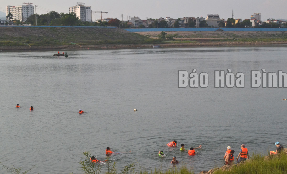 Летом дети утонули подряд - Vietnam.vn