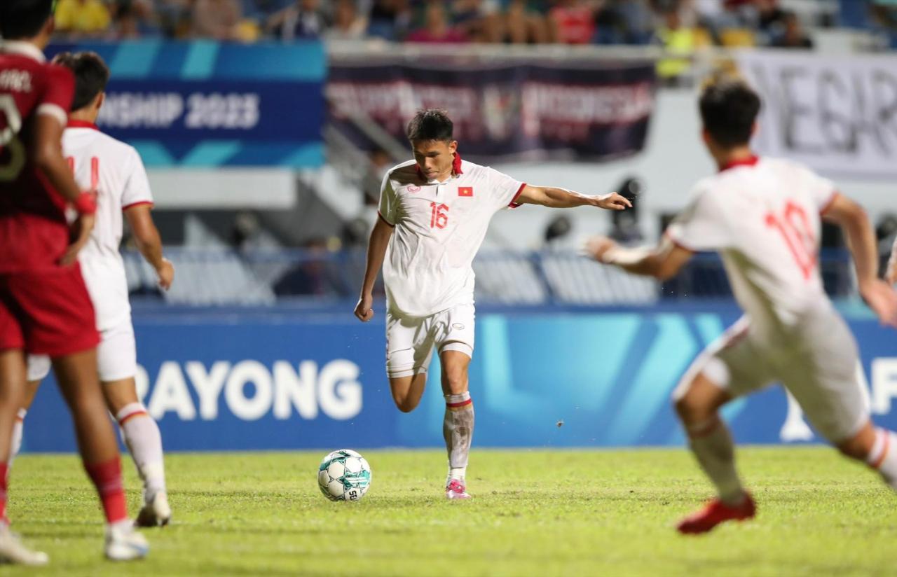 Watch the penalty shootout of 11m to help Vietnam U23 win the Southeast  Asian championship 