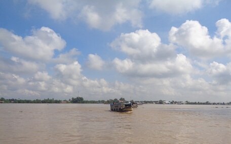 Phuong Nam with idyllic and poetic rivers.
