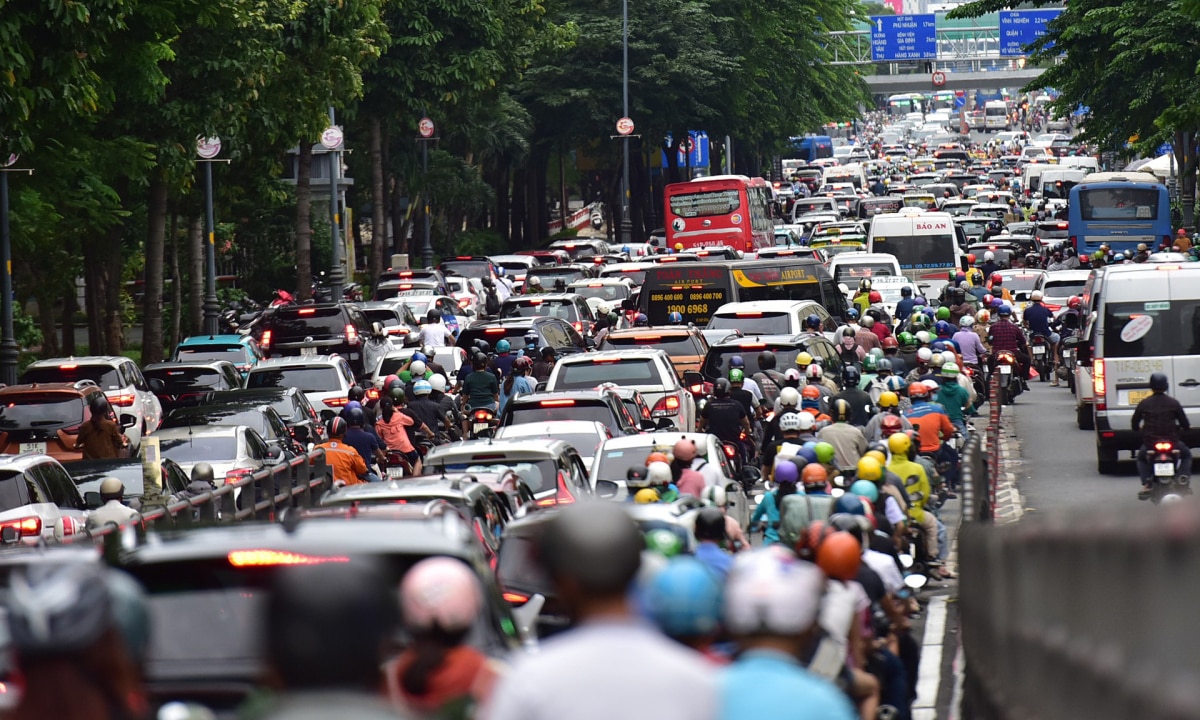 Опишите ситуации «пробок» на английском языке - Vietnam.vn