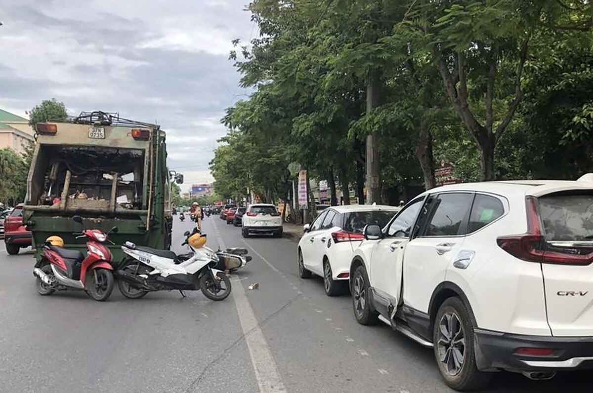 Беременная женщина погибла из-за столкновения с дверью автомобиля -  Vietnam.vn