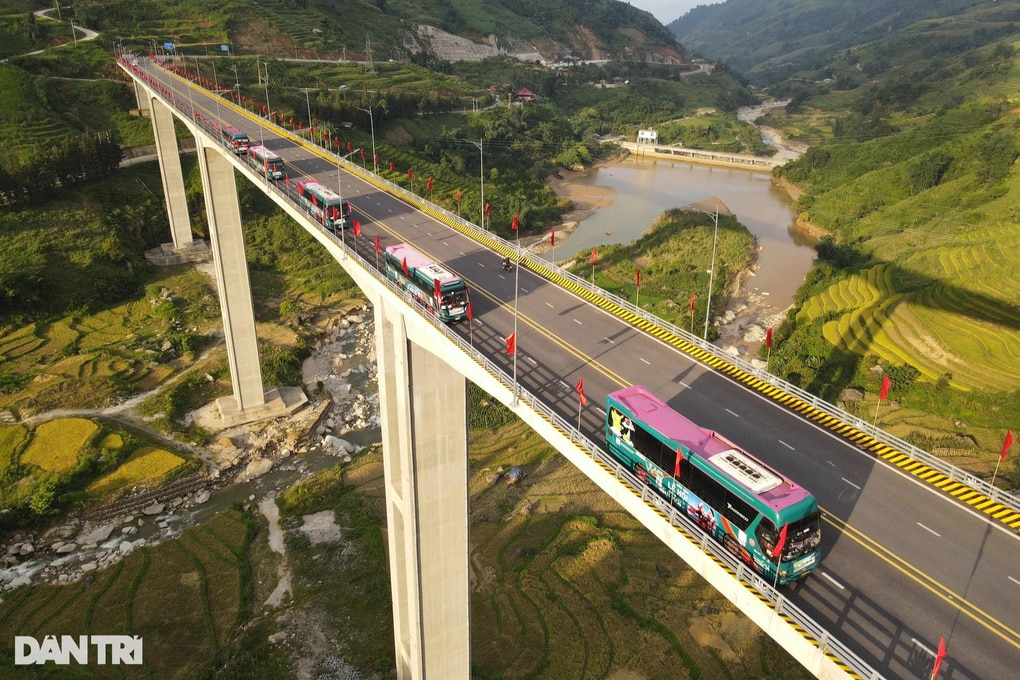 Thông xe nối cầu cạn cao nhất Việt Nam với cao tốc Nội Bài - Lào Cai - 1