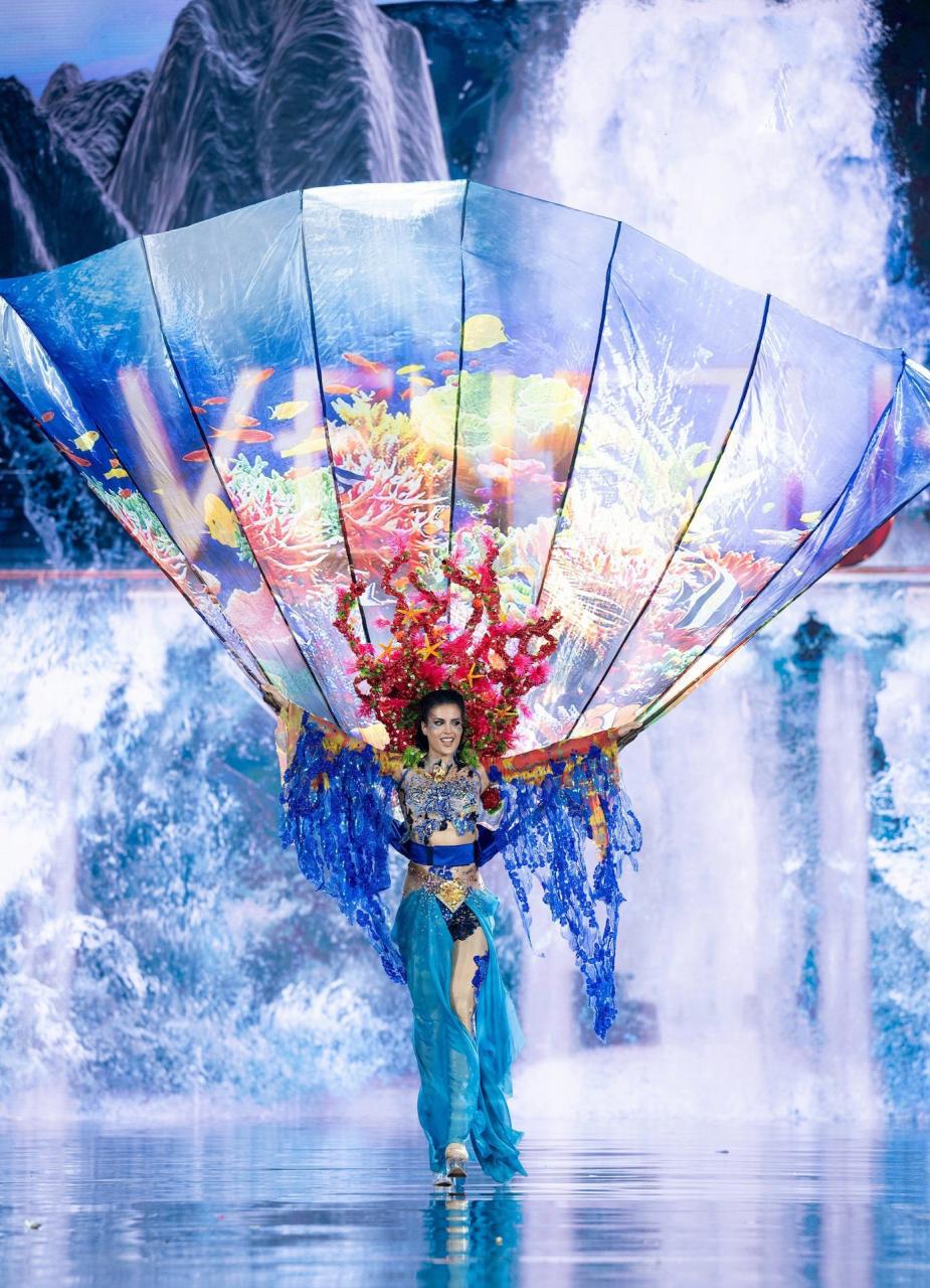 Lê Hoàng Phương bùng nổ tại đêm thi trang phục dân tộc Miss Grand International - Ảnh 11.