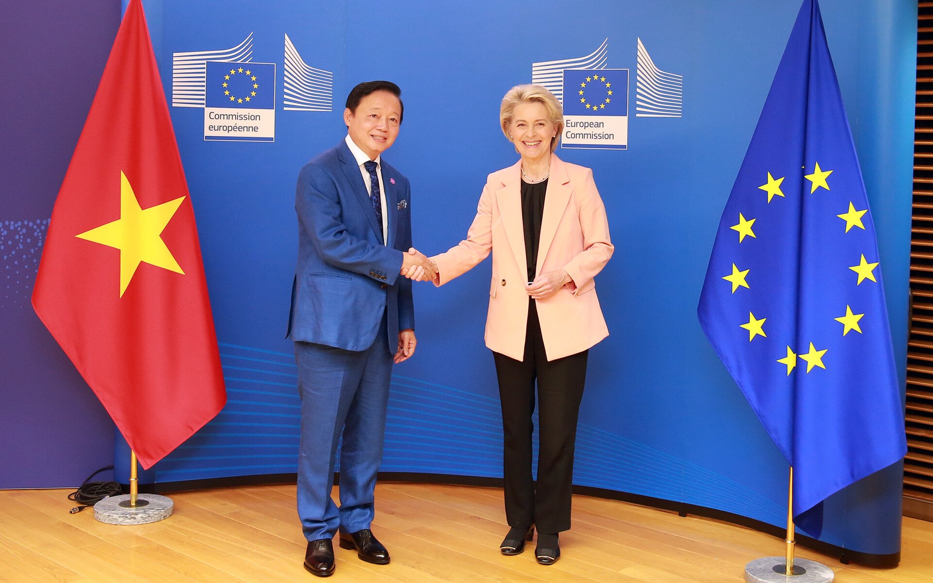 Phó Thủ tướng Trần Hồng Hà gặp, làm việc với Chủ tịch Ủy ban Châu Âu - Ảnh 1.