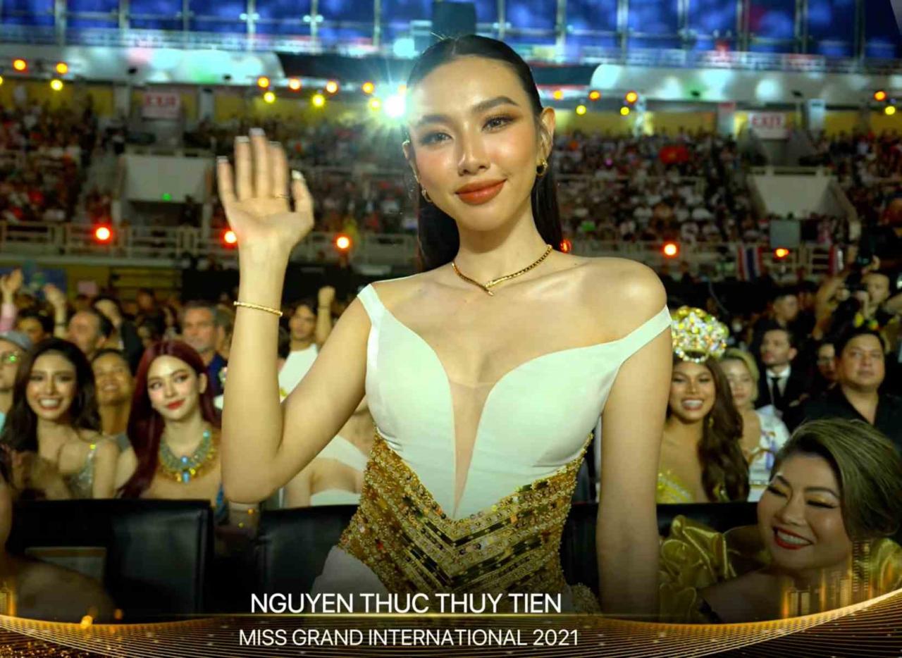 Hoa hậu Hòa bình quốc tế 2021 Nguyễn Thúc Thùy Tiên.