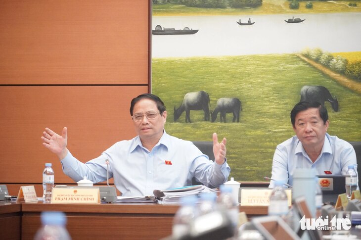 Thủ tướng Phạm Minh Chính cho rằng cần đầu tư có trọng tâm trọng điểm, làm các dự án lớn - Ảnh: NGỌC AN 