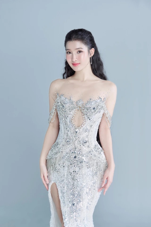 Hé lộ trang phục dạ hội của Á hậu Phương Nhi tại Hoa hậu Quốc tế 2023 - Ảnh 1.