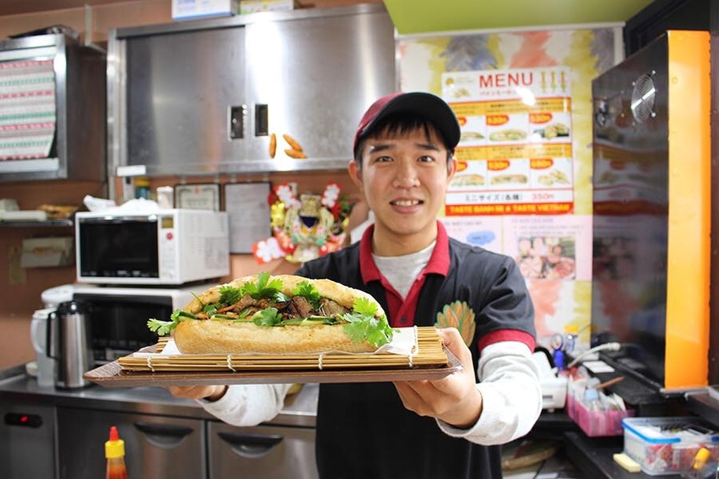 Tiệm bánh mì hương vị Hội An trên đất Nhật Bản đón 500 khách mỗi ngày - 1