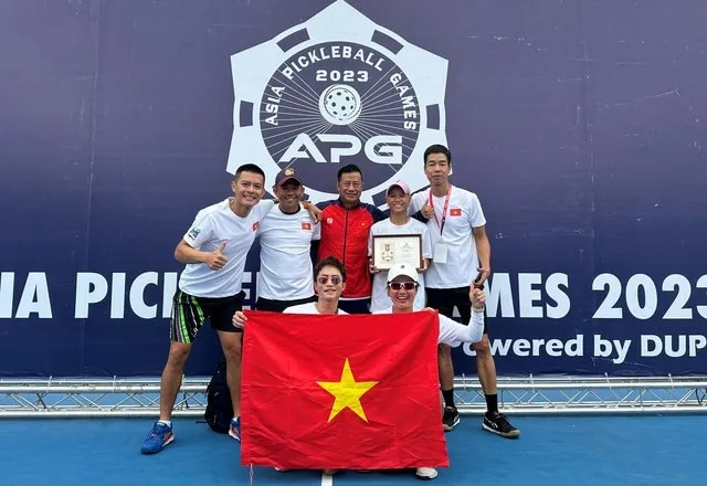Pickleball Vietnam won 2 Asian silver medals in its first participation ...