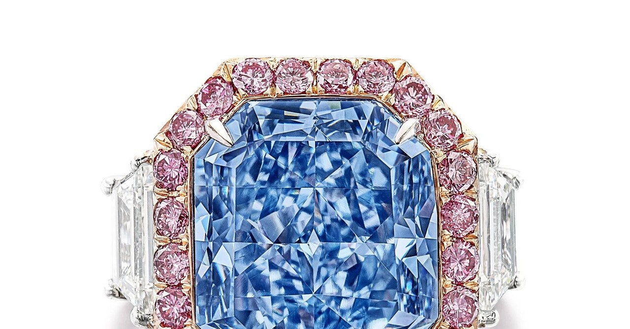 Colored diamonds attract the super rich 