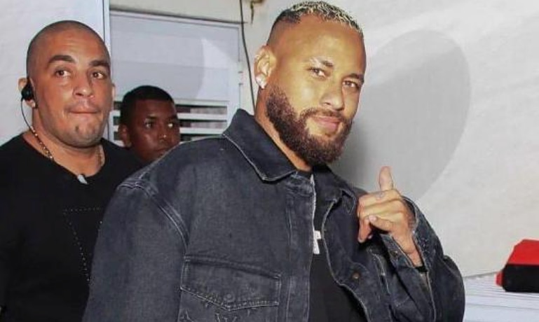 Mỹ nhân mới cặp kè Neymar: Siêu mẫu háo danh chuyên bẫy tình cầu thủ đẹp cỡ  nào?