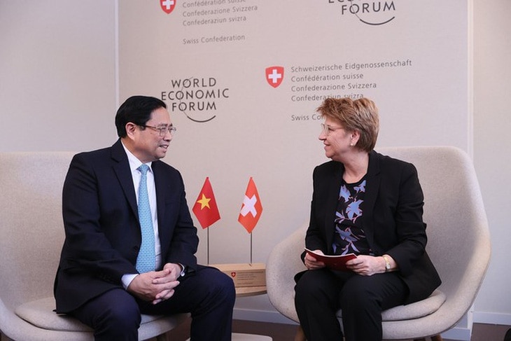 Prime Minister Pham Minh Chinh and Swiss President Viola Amherd in Davos, Switzerland on January 17 - Photo: baochinhphu.vn