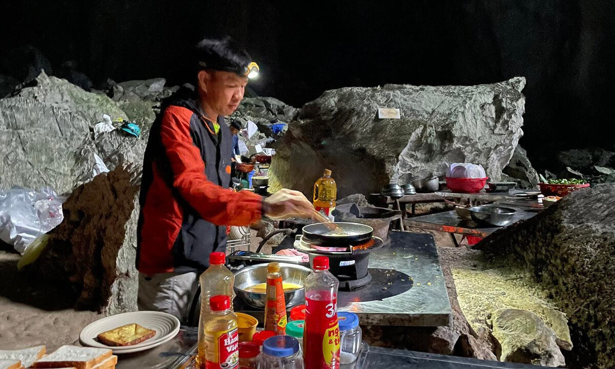 Питание в пещере Шондонг - Vietnam.vn