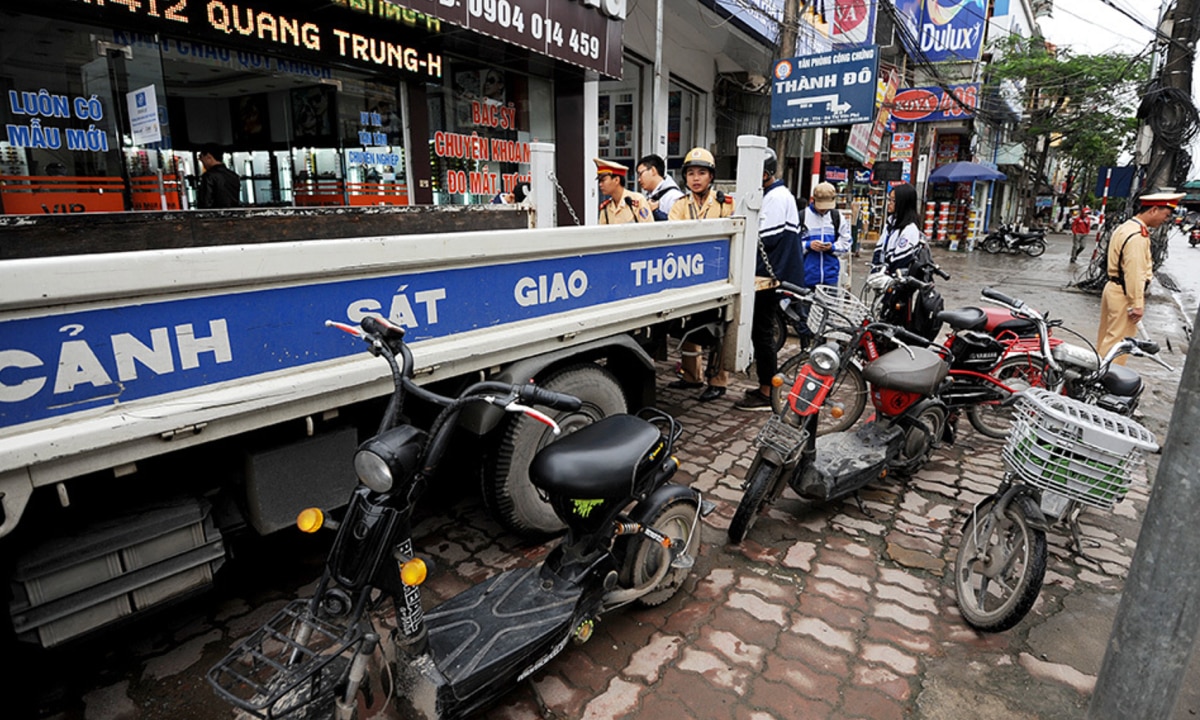 Страх встретить подростка, безрассудно едущего на мотоцикле - Vietnam.vn