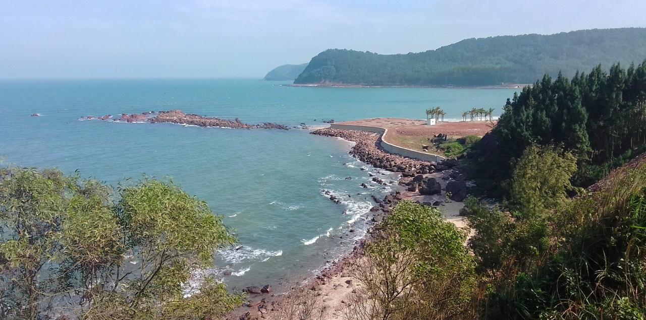 Взгляд на мирное море и небо на Бай Лу в Нгеане - Vietnam.vn